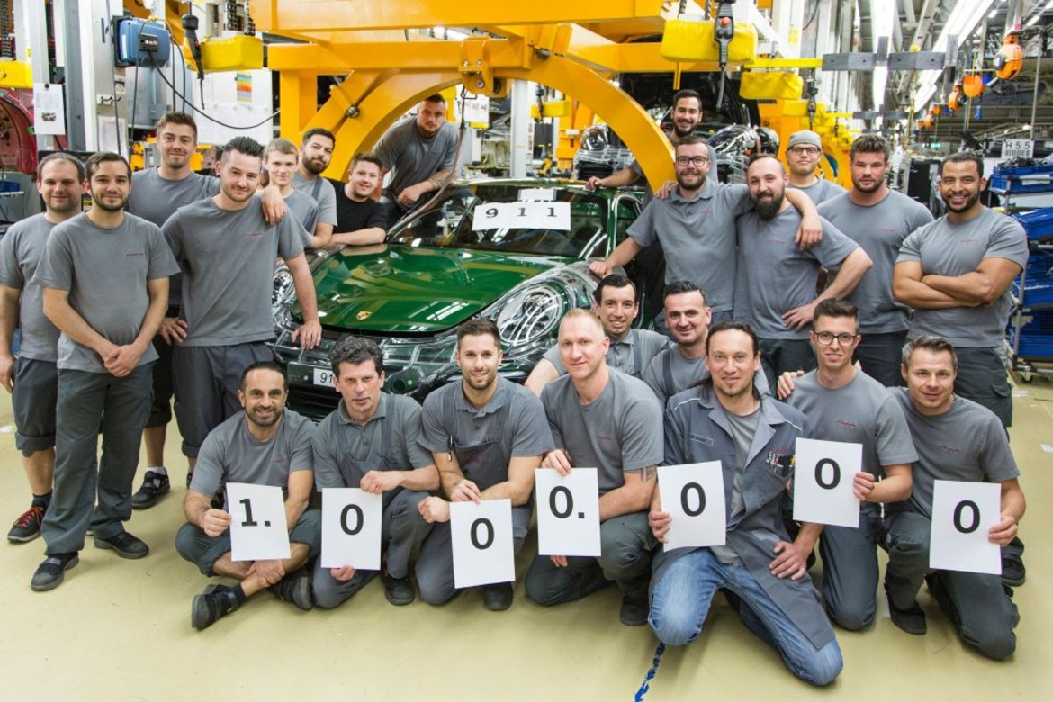 Porsche презентовала миллионный экземпляр 911