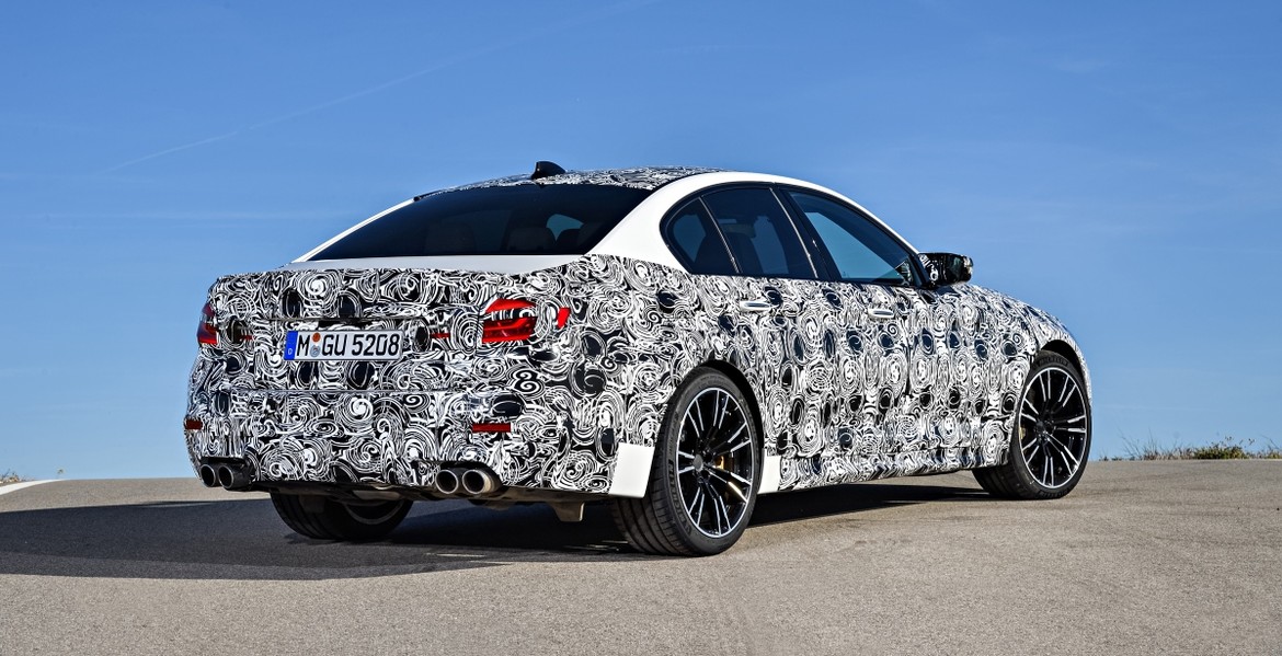 BMW частично рассекретила новый M5