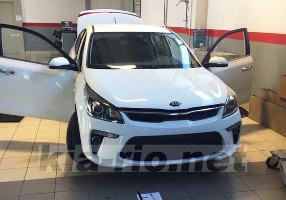В сети появились новые фото Kia Rio 2017 года