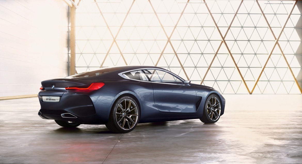 BMW рассекретила концепт 8 Series