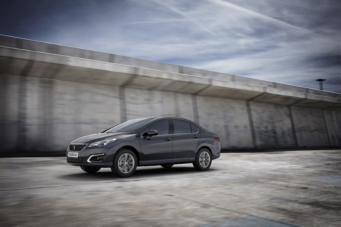 Обновленный Peugeot 408 едет в Россию