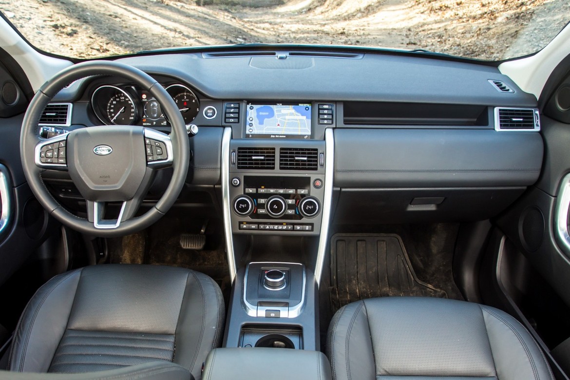 Тест-драйв Land Rover Discovery Sport и Cadillac XT5: в шаге от успеха