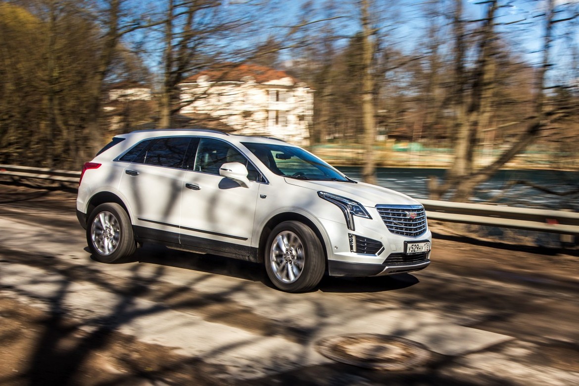 Тест-драйв Land Rover Discovery Sport и Cadillac XT5: в шаге от успеха