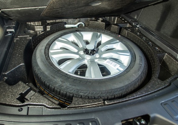 Тест-драйв Land Rover Discovery Sport и Cadillac XT5: в шаге от успеха