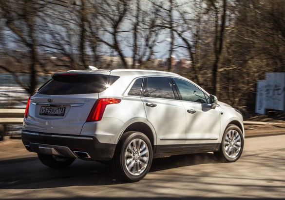 Тест-драйв Land Rover Discovery Sport и Cadillac XT5: в шаге от успеха