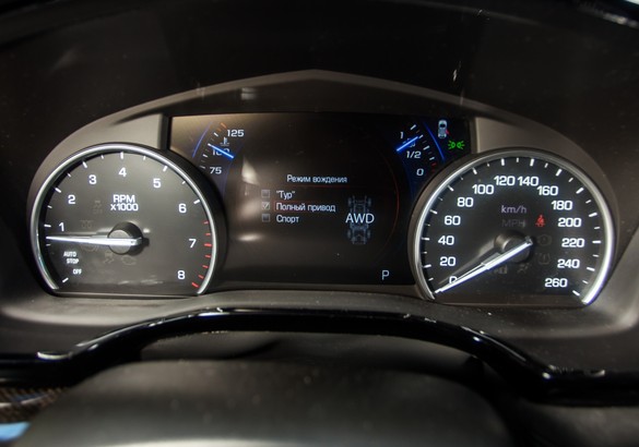 Тест-драйв Land Rover Discovery Sport и Cadillac XT5: в шаге от успеха
