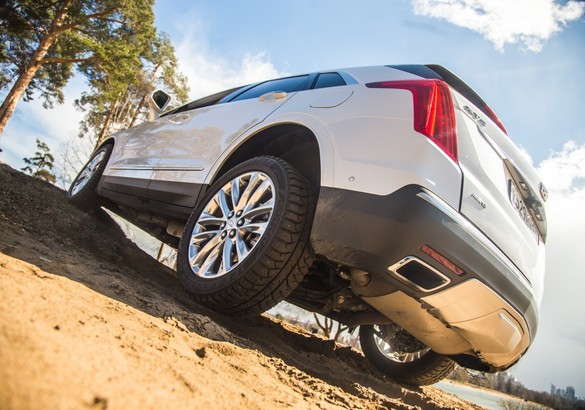 Тест-драйв Land Rover Discovery Sport и Cadillac XT5: в шаге от успеха