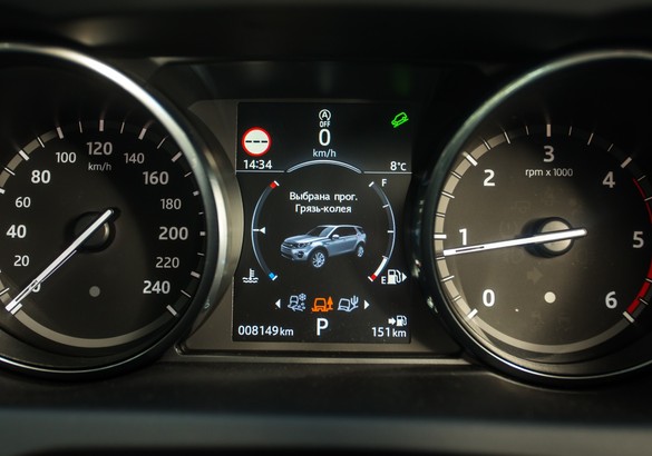 Тест-драйв Land Rover Discovery Sport и Cadillac XT5: в шаге от успеха