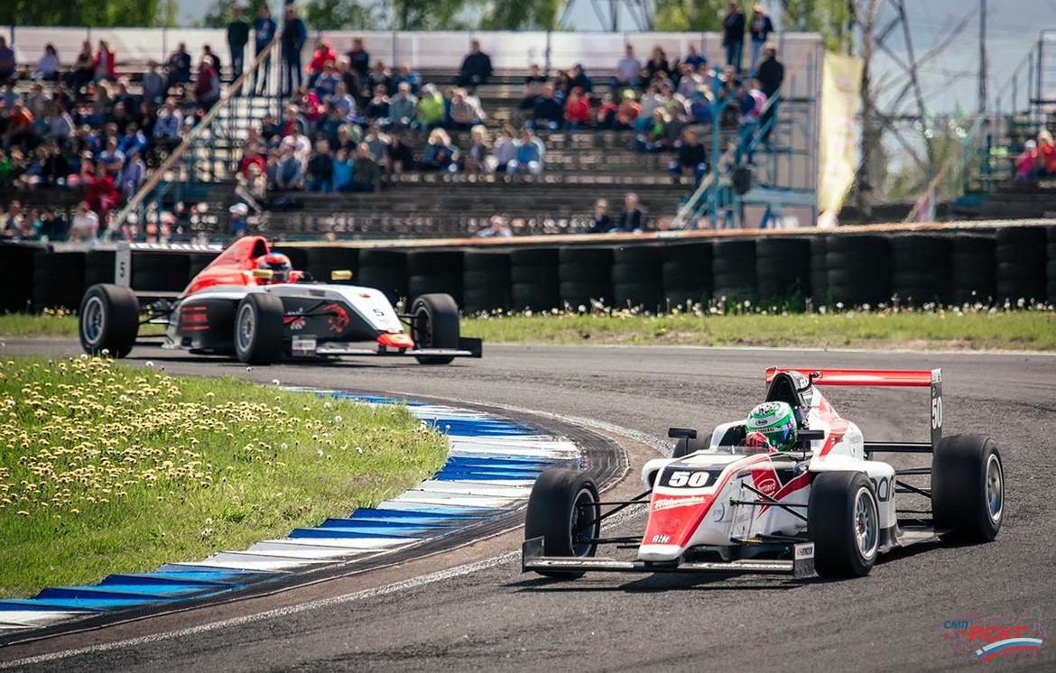 В Смоленске прошел совместный этап РСКГ и «Формулы-4»