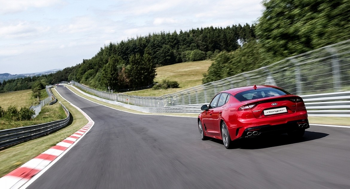 Kia Stinger доедет до России к началу 2018 года