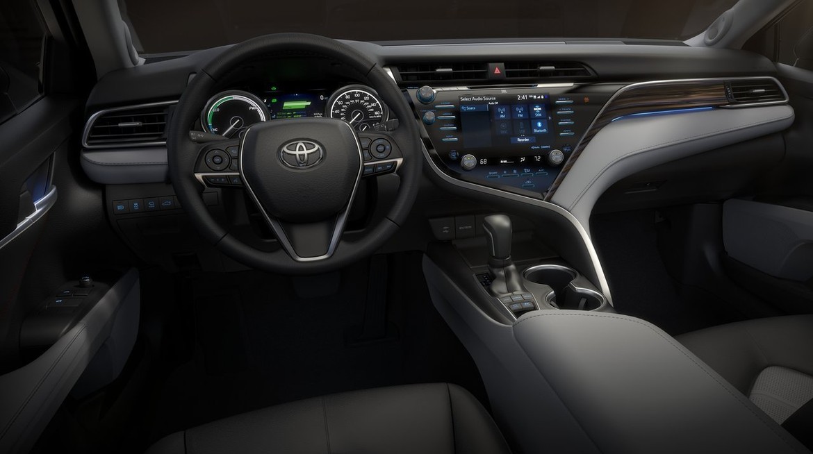 Toyota «оценила» новую Camry