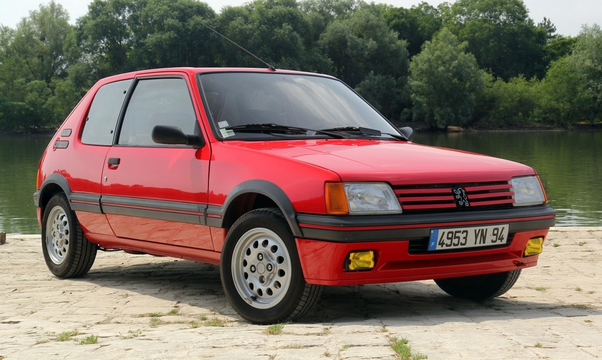 Peugeot попросили возродить легендарную модель