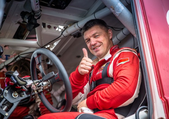 «Газпромнефть» отправила на «Шелковый путь» мобильную лабораторию