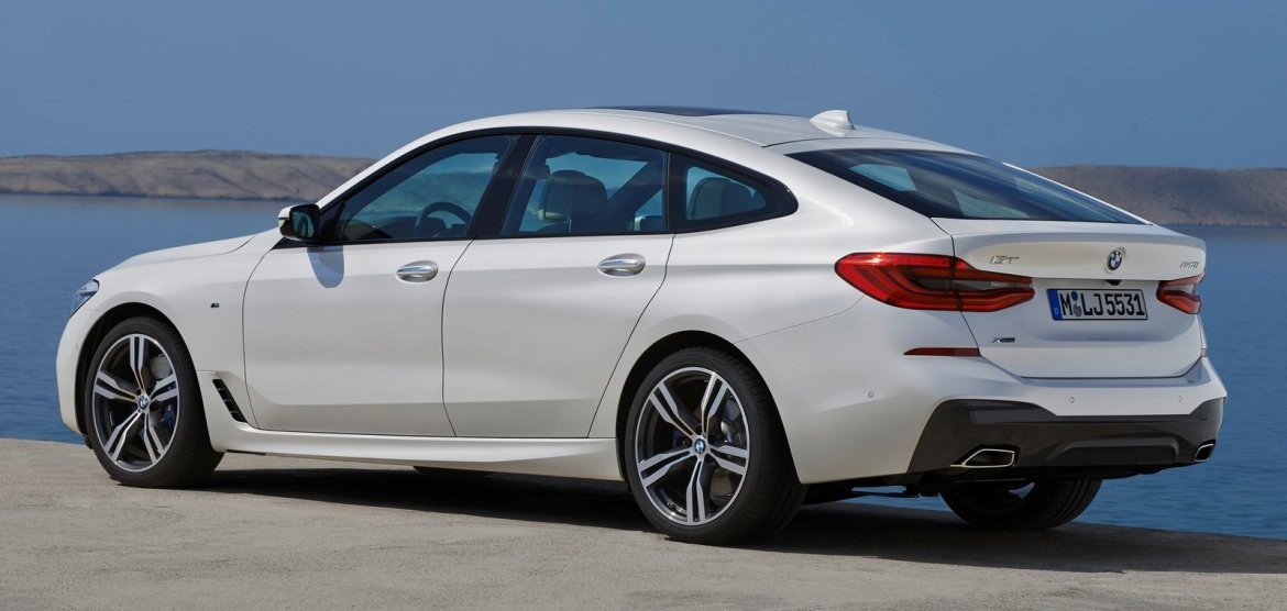 BMW объявила цену нового лифтбэка в России