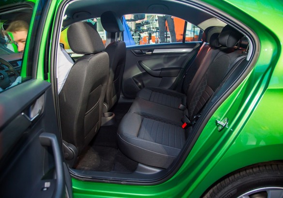 В России стартовали продажи Skoda Rapid FL: в Петербурге машину встретили с помпой