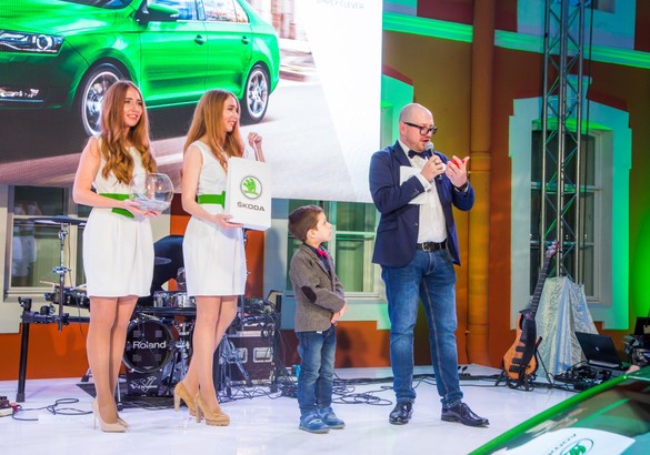 В России стартовали продажи Skoda Rapid FL: в Петербурге машину встретили с помпой