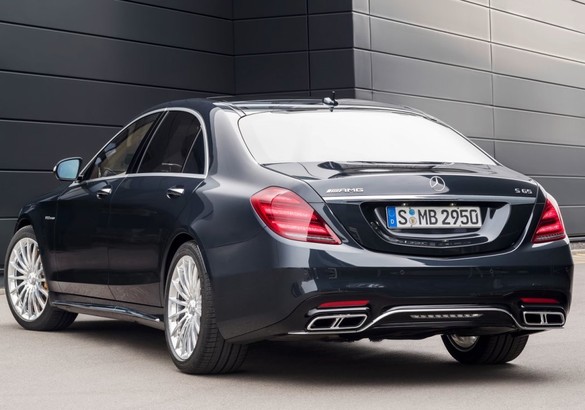 Мощнейший флагман Mercedes получил рублевый ценник