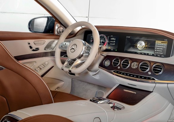 Мощнейший флагман Mercedes получил рублевый ценник