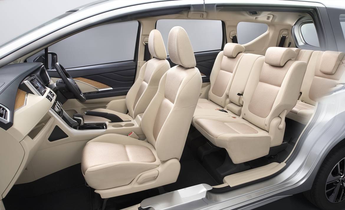 Mitsubishi показал новый кроссвэн Xpander