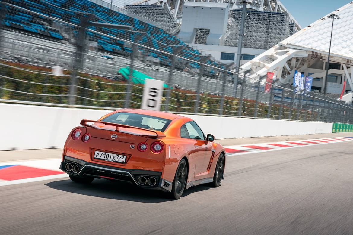Тест-драйв обновленного Nissan GT-R: эмоциональный расчет