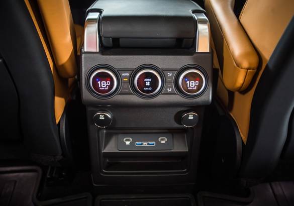 Тест-драйв нового Land Rover Discovery V TD6: парк развлечений