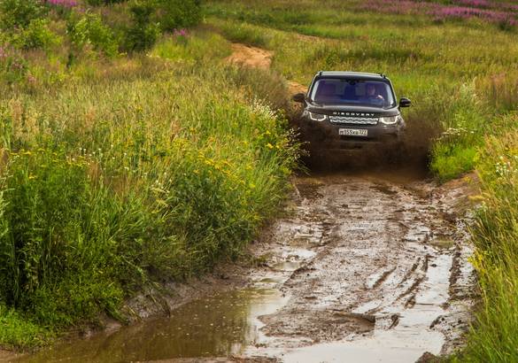 Тест-драйв нового Land Rover Discovery V TD6: парк развлечений