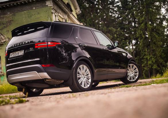 Тест-драйв нового Land Rover Discovery V TD6: парк развлечений