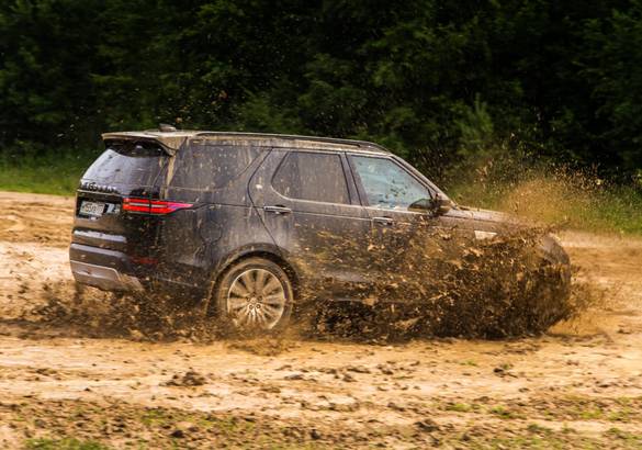 Тест-драйв нового Land Rover Discovery V TD6: парк развлечений