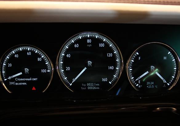 В Петербурге показали новый Rolls-Royce Phantom