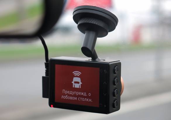 Тест видеорегистратора Garmin Dash Cam 55: коробочка с сюрпризом