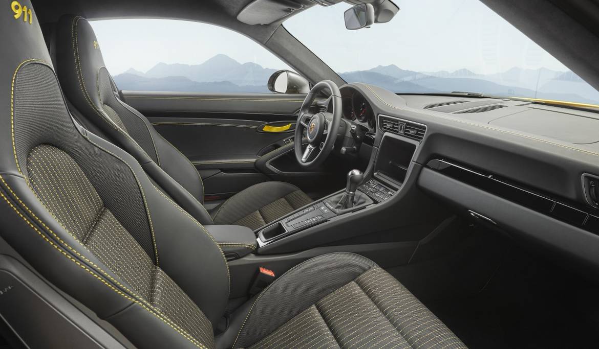 Porsche 911 Carrera получил «облегченную» версию