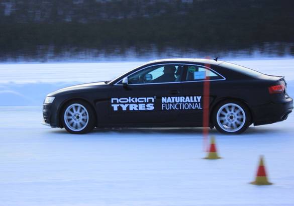 Тест зимних шин Nokian Hakkapeliitta 9: один вид шипов — хорошо, два — лучше