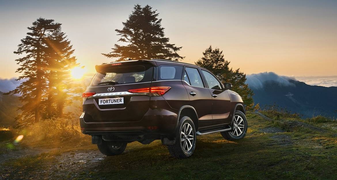 Toyota Fortuner доехал до России