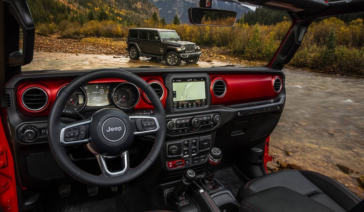 Jeep показал салон нового Wrangler