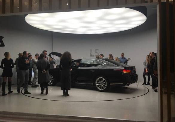 Lexus представил в России новый LS