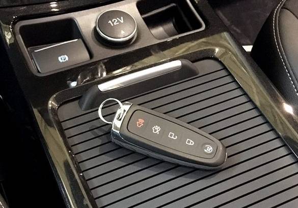 Ford Kuga и Mondeo получили систему дистанционного запуска двигателя