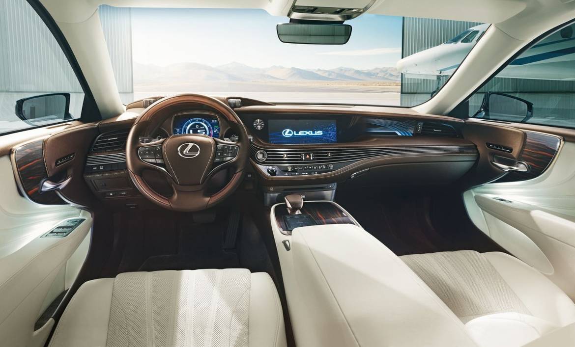 Новый Lexus LS получил российский ценник