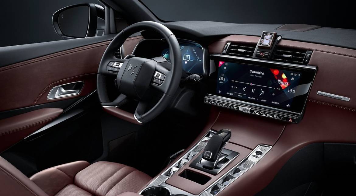 В России начнутся продажи кроссовера DS 7 Crossback