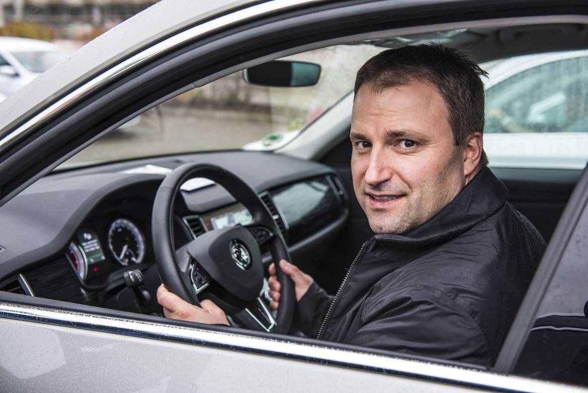 Тест-драйв с Яном Прохазкой: глава Skoda Auto Russia об особенностях работы в нашей стране