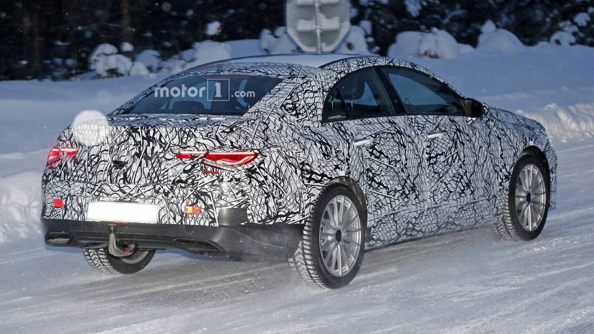Mercedes тестирует новый CLA