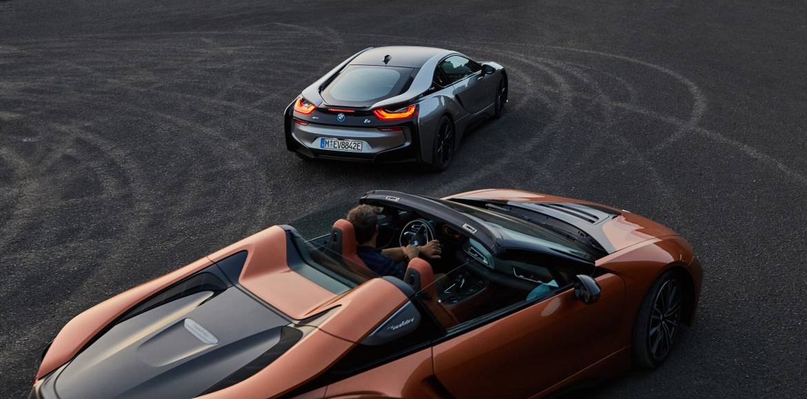 Новые BMW i8 Coupe и Roadster оценены в рублях