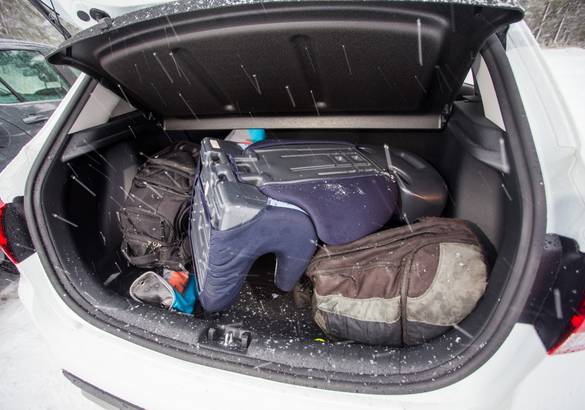 Тест Lada Vesta SW Cross против седана, хэтчбека и лифтбека: так ли нам нужен багажник универсала?