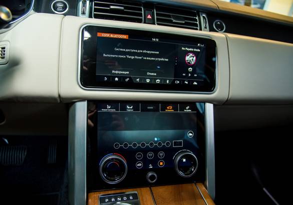 В Петербурге представили обновленные Range Rover и Range Rover Sport