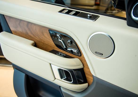В Петербурге представили обновленные Range Rover и Range Rover Sport