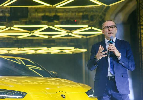 Новый Lamborghini Urus «доехал» до России