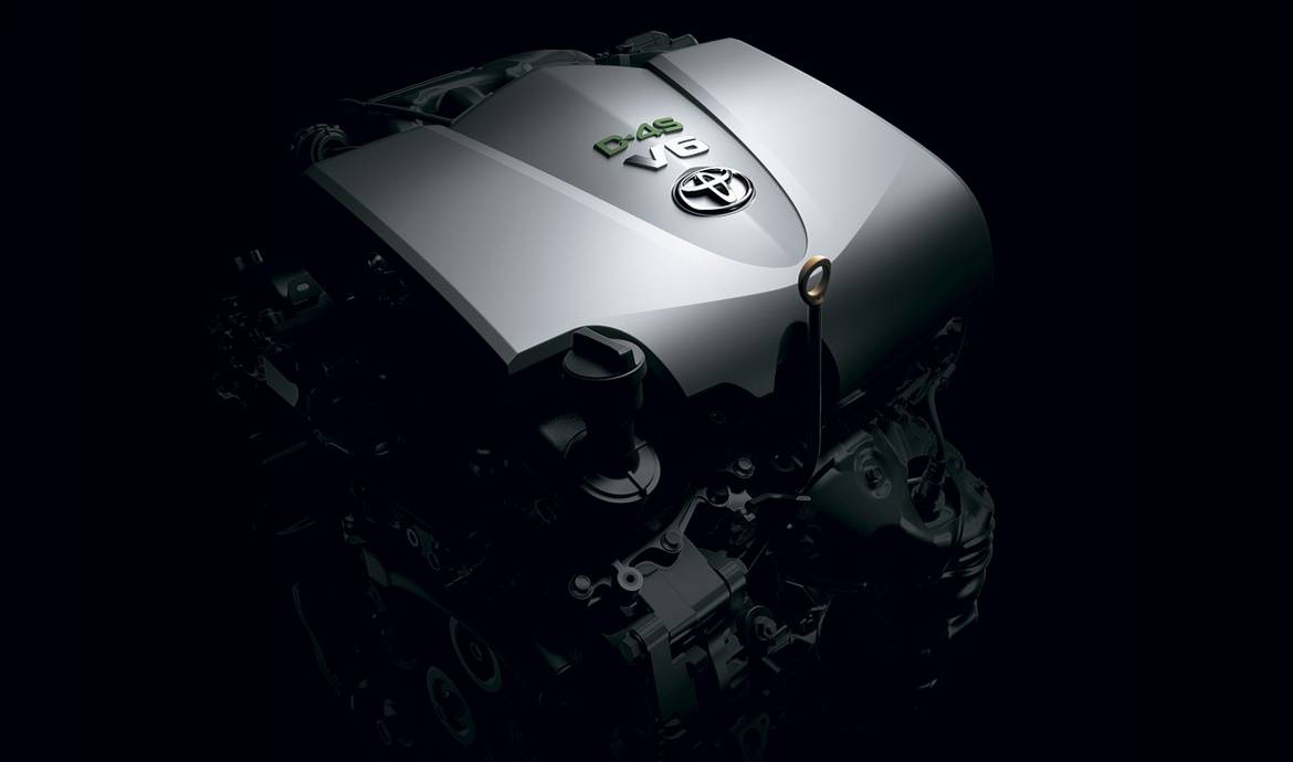 Обновленный минивэн Toyota Alphard доехал до России