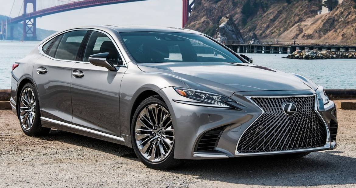 Lexus начинает продажи своего флагмана в России