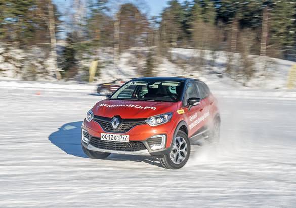 Renault Winter Driving School: снег и лед нам не страшны