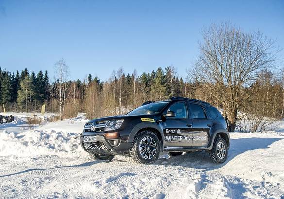 Renault Winter Driving School: снег и лед нам не страшны