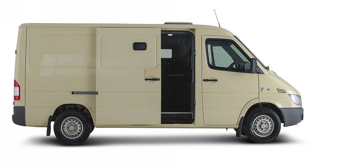 Mercedes представил Sprinter Classic со спецзащитой
